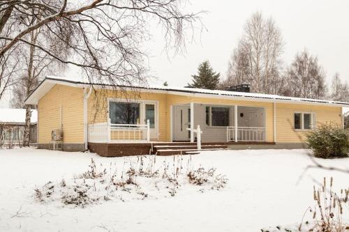 Spacious house near santapark