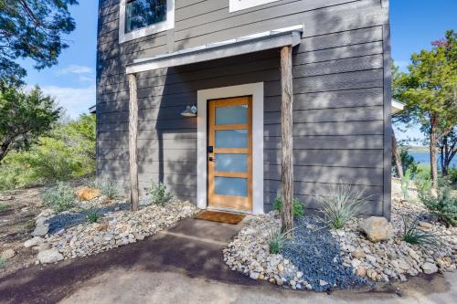 Modern Graford Cabin: Walk to Possum Kingdom Lake! in Graham (TX)