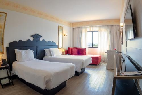 Book the Deluxe Twin Room Deluxe Twin Room