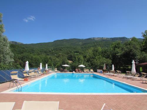 Úszómedence, Albergo Lago Verde in Pennabilli