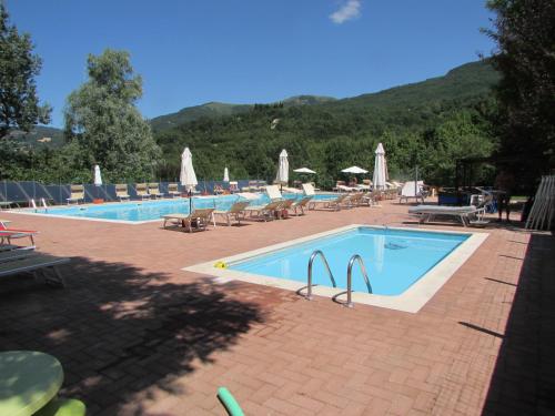 Úszómedence, Albergo Lago Verde in Pennabilli