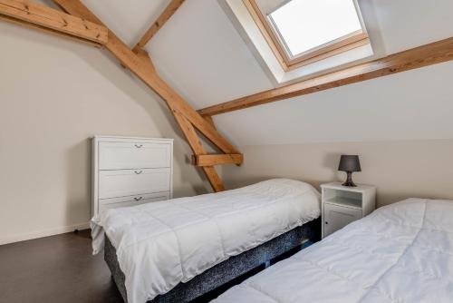 Two-Bedroom Cottage image 8