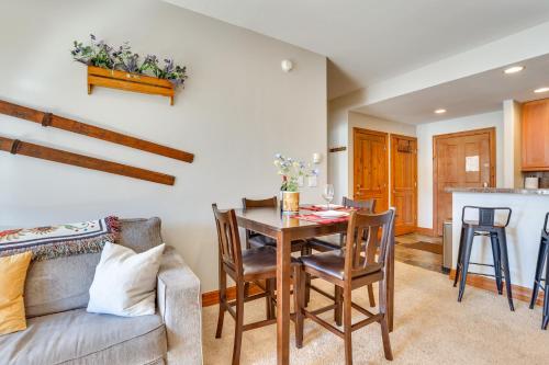 Condo with King Bed 3 Mi to Breckenridge Gondola! in Breckenridge, USA