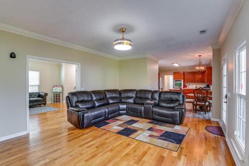 Spacious Antioch Home 15 Mi to Downtown Nashville in Antioch, USA