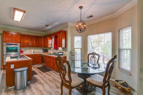 Spacious Antioch Home 15 Mi to Downtown Nashville in Antioch, USA
