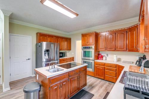 Spacious Antioch Home 15 Mi to Downtown Nashville in Antioch, USA