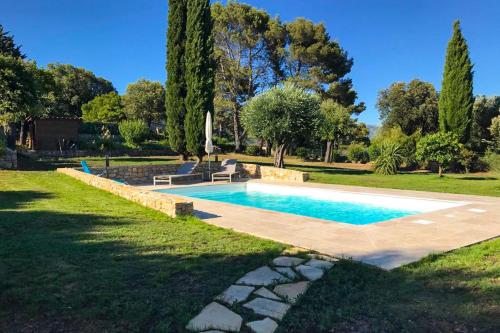 Villa with swimming pool for 6 people in Peymeinade near Cannes