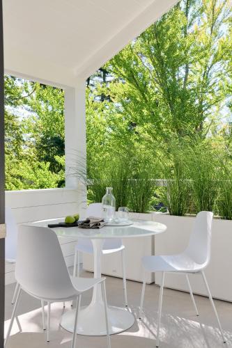 設施, 9 Academy in 雷克維爾