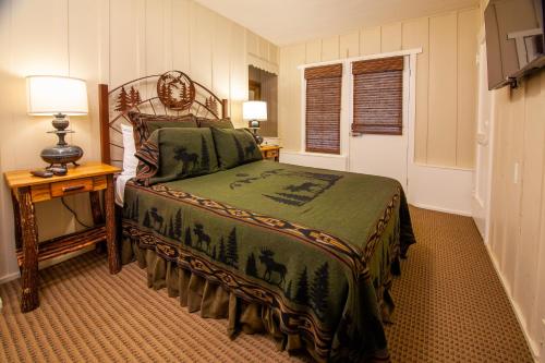 3 double beds