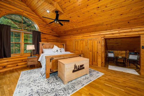 Log Cabin with Hot Tub on Wenatchee River - main image