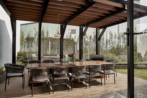 LAKEHILL VILLAS