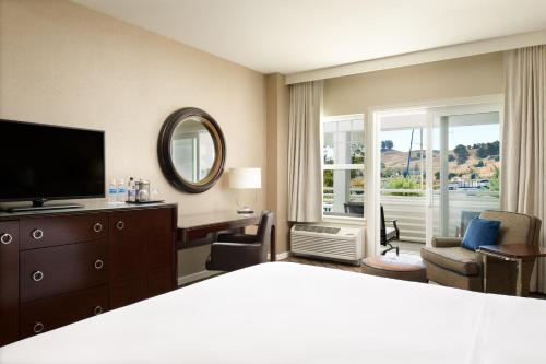 Deluxe King Room with Patio and Marina View