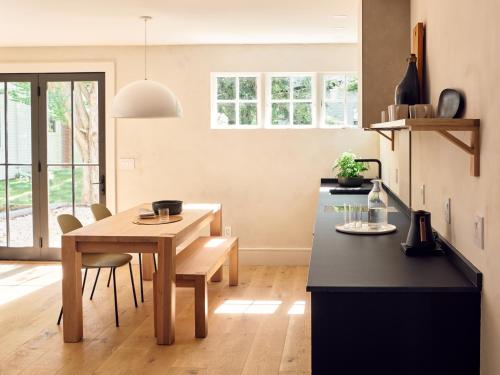 廚房, 9 Academy in 雷克維爾