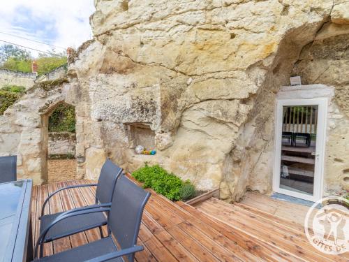 Gîte Les Ulmes, 3 pièces, 4 personnes - FR-1-622-69 (Gite troglodyte unique avec jacuzzi, billard et jardin, pres de Doue La Fontaine et Saumur - FR-1-62) in Meigne ciems
