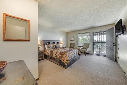 Cloudcroft Cabin with View about 4 Mi to Ski Cloudcroft!