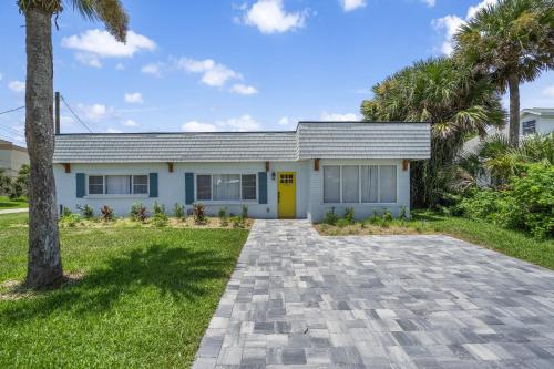 Beautiful Beach Home, 1 Block To Beach, Fire Pit, Bikes