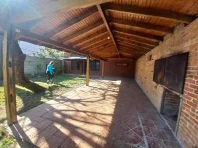 Casa quinta chica con pileta quincho y parque para 8 comfirmar reserva x telefono