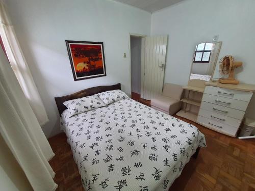 2 bedrooms, 4 beds