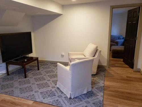 Luxurious Bozeman Villa with River access, near the famous Bozeman Hot Springs in Bozeman, USA