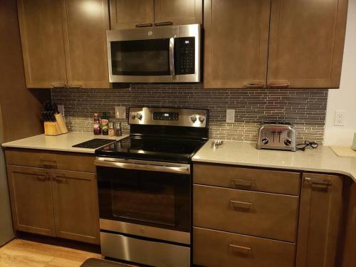 Luxurious Bozeman Villa with River access, near the famous Bozeman Hot Springs in Bozeman, USA