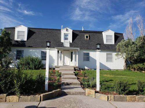 Luxurious Bozeman Villa with River access, near the famous Bozeman Hot Springs in Bozeman, USA