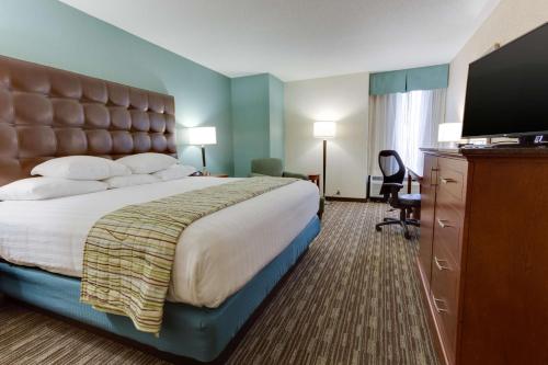 Drury Inn & Suites Birmingham Grandview - image 12