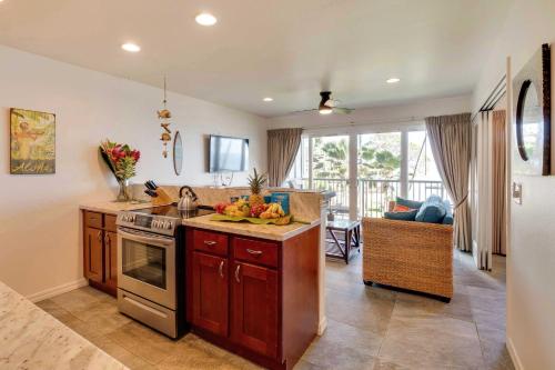 Waipouli Beachfront Condo with Balcony and Ocean Views in Kapaa