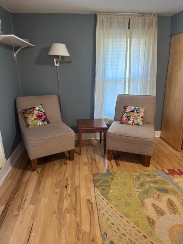 Deluxe Queen Suite