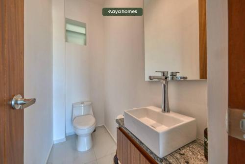 Equipped 2BR Condo in Versalles - Pool - King Bed in Puerto Vallarta, Mexico