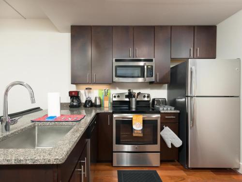 Cozy Fully Furnished 2 Bedroom 2 Bathroom Apartment apts in Philadelphia, USA
