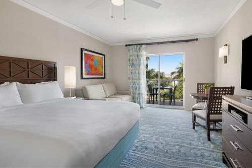 1 king bed, 1 queen bed, 2 sofa beds