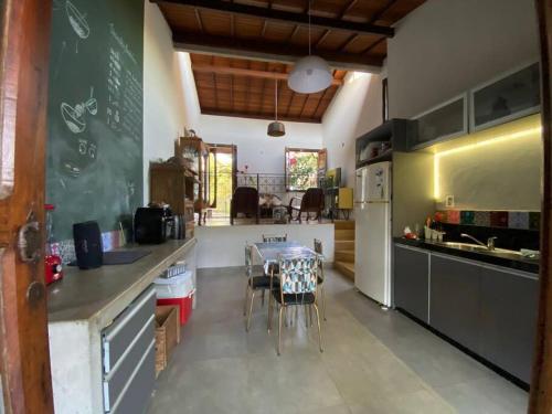 virtuve, Casa Especial em Catas Altas in Catas Altas
