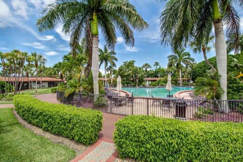 Fish/Boat & Relax Resort Marina Gem on the water! in 大沼澤地市 (FL)