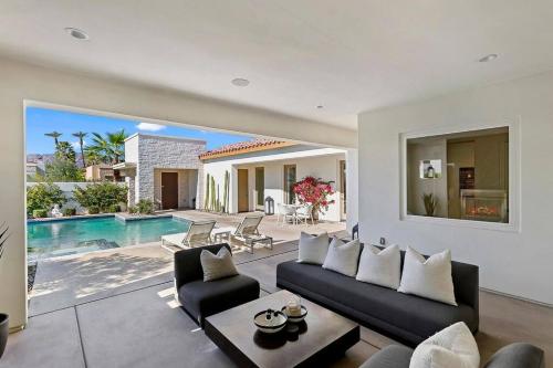 Quiet Citrus Club Oasis w/Pool in La Quinta, USA