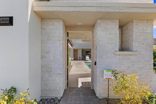 Quiet Citrus Club Oasis w/Pool in La Quinta, USA