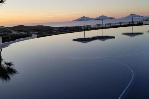 New Exquisite 3BR Condo Seaview and Access Resorts