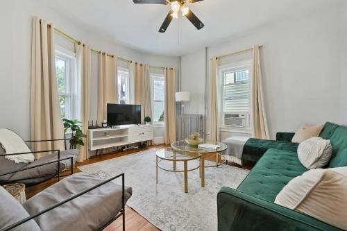 The Maverick - Luxurious Apartment - Free Parking - 2 Miles From Boston Logan Airport - Chelsea