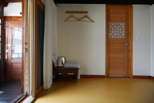 Bonghwangjae Hanok Guesthouse