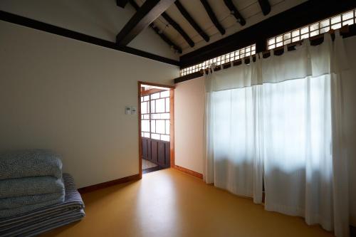 Bonghwangjae Hanok Guesthouse