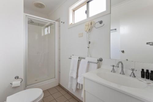 Costello Hotels - Moonta Bay Cabins in Moonta Bay