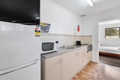 Costello Hotels - Moonta Bay Cabins in Moonta Bay