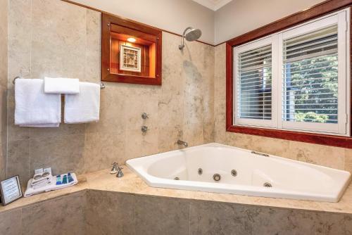 Salle de bain, Caves House Hotel & Apartments Yallingup in Margaret River