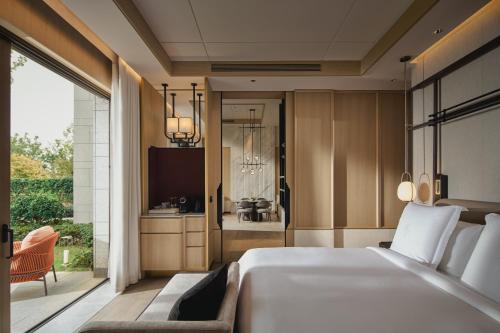 1 queen bed
