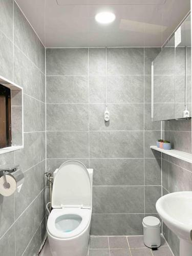 Stay Yeoun Jogak - near Shindaebang Station Boramae Hospital & Park Hongik University Airport Bus ne (2)