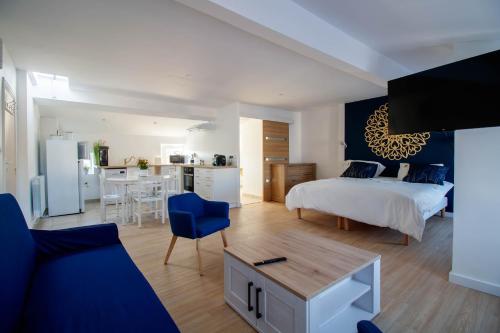 1 double bed, 1 sofa bed