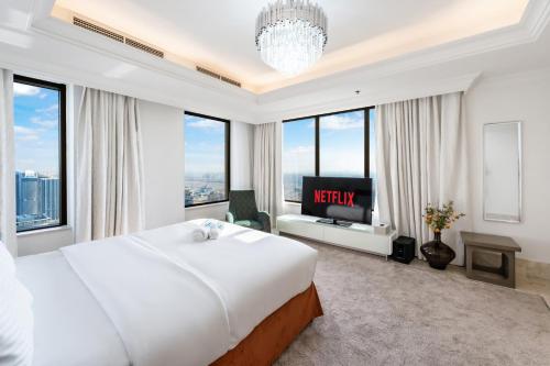 FAM Living- Luxe Penthouse in JBR Marina - Panaromic Sea View - image 14
