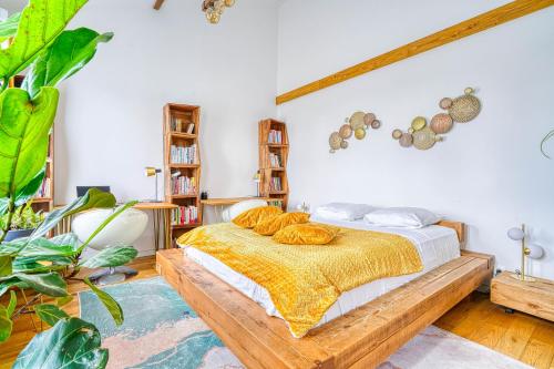 Greg & Theo's BnB Avron