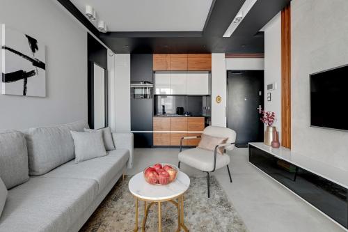 One-Bedroom Apartment image 4