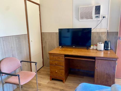 Main Reef Hotel in คาลกูรลี