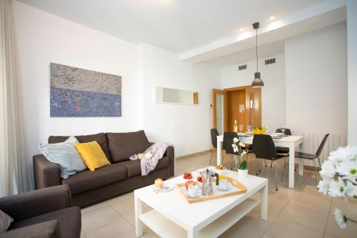 SingularStays Mar44 - image 7